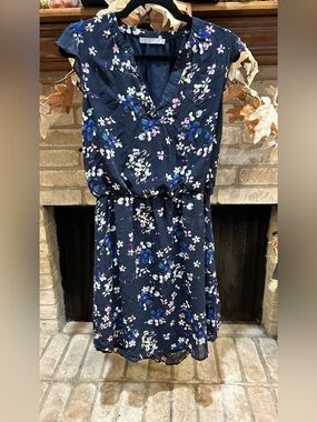 Women's Navy Floral Midi Dress with V-Neck EUC